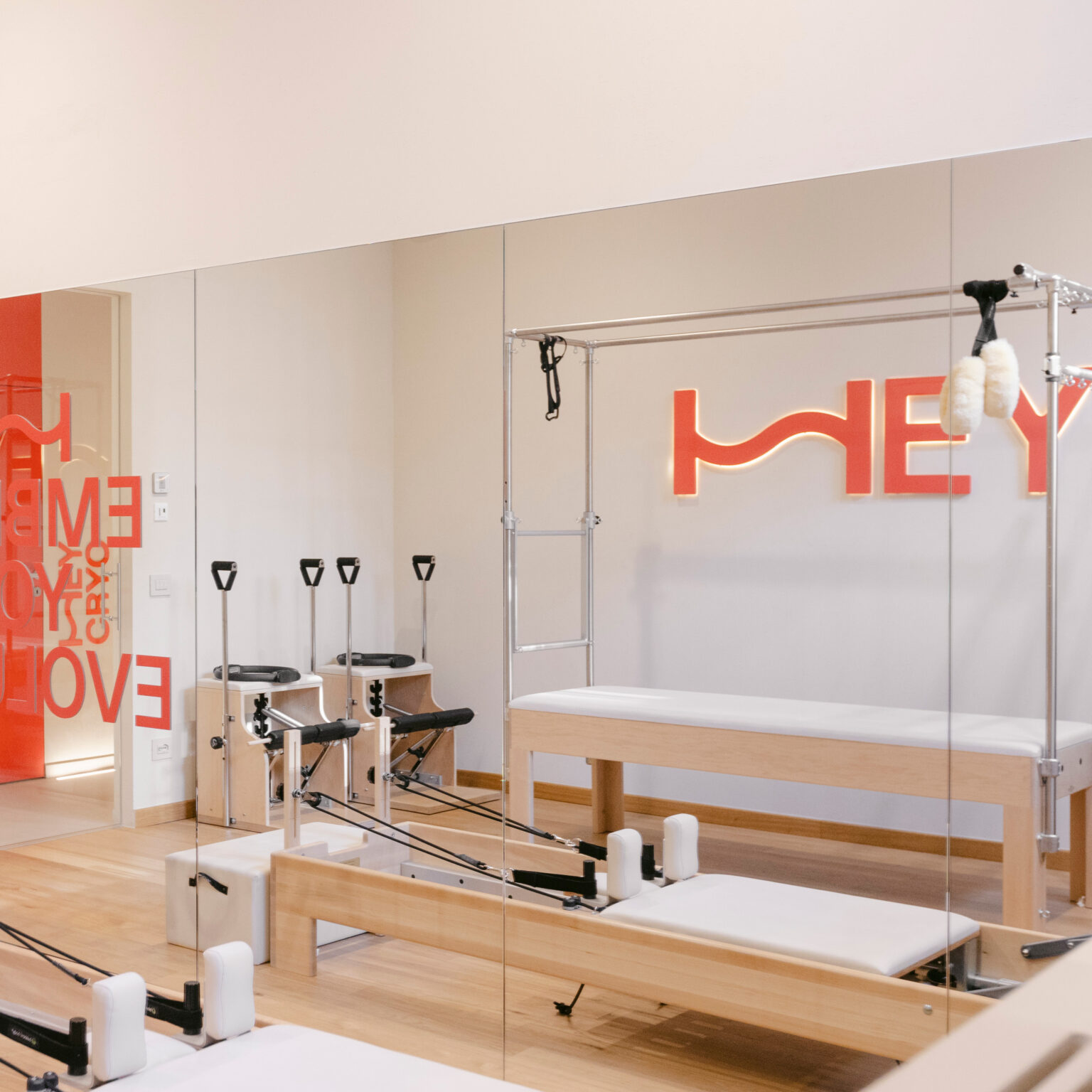 Lezione di Pilates con Reformer nello studio Hey Pilates Milano